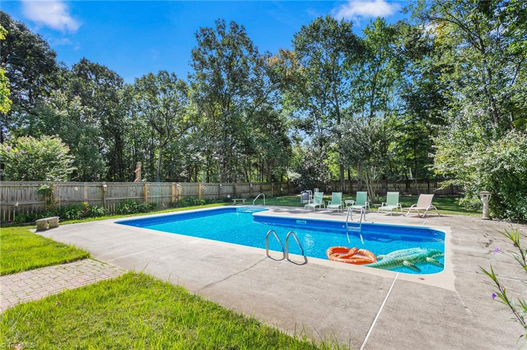 1902 San Fernando Drive