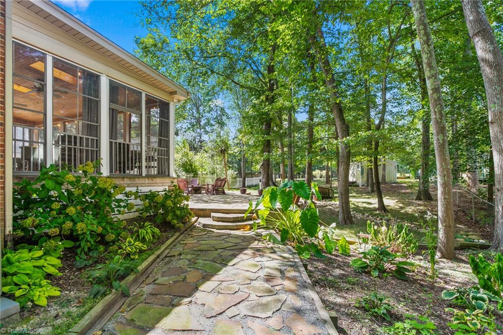 1902 San Fernando Drive