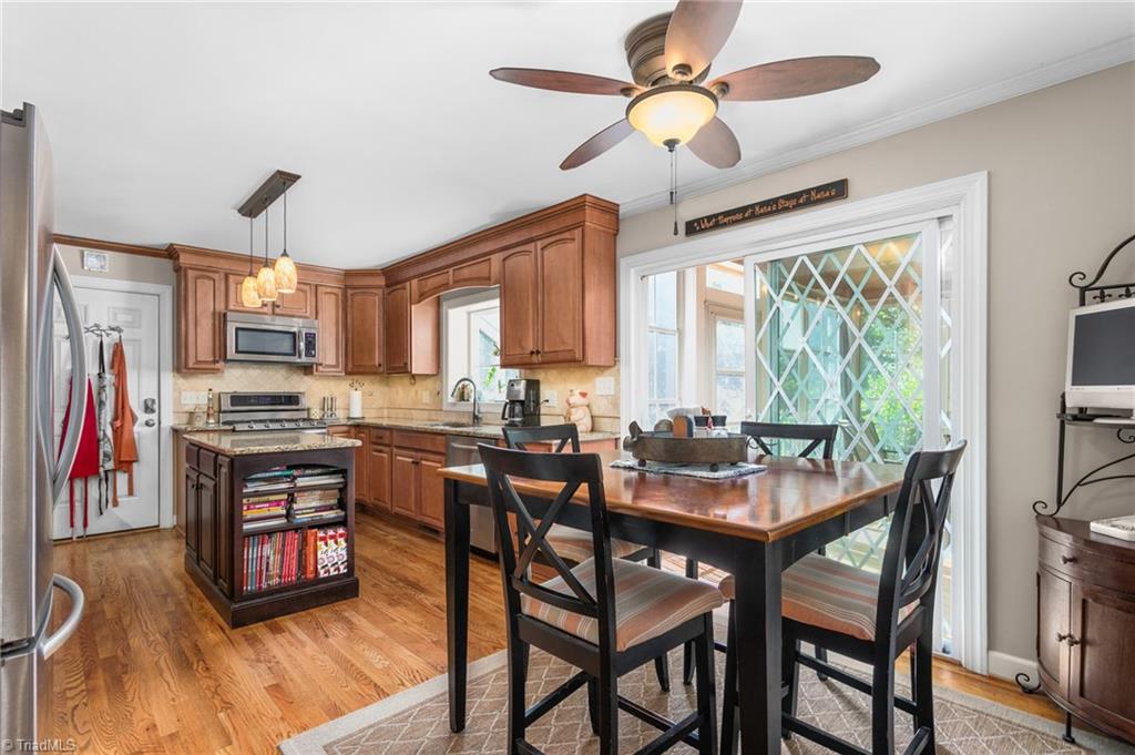 1902 San Fernando Drive