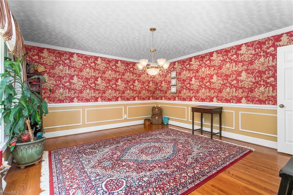 1902 San Fernando Drive