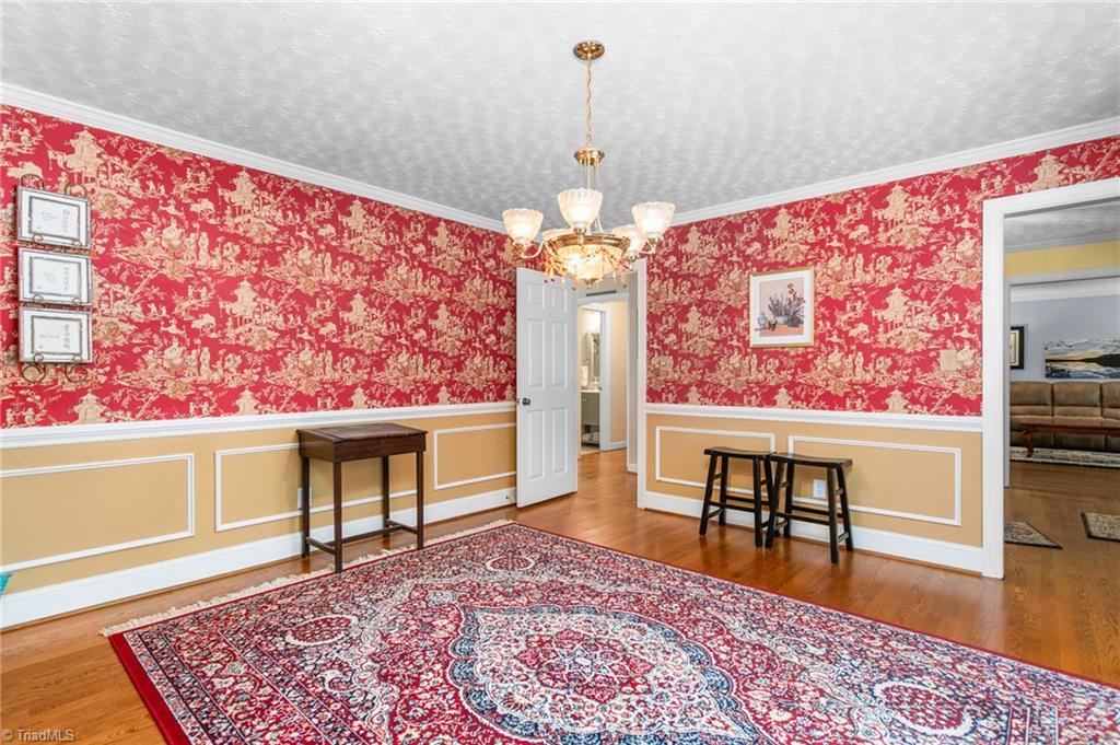 1902 San Fernando Drive