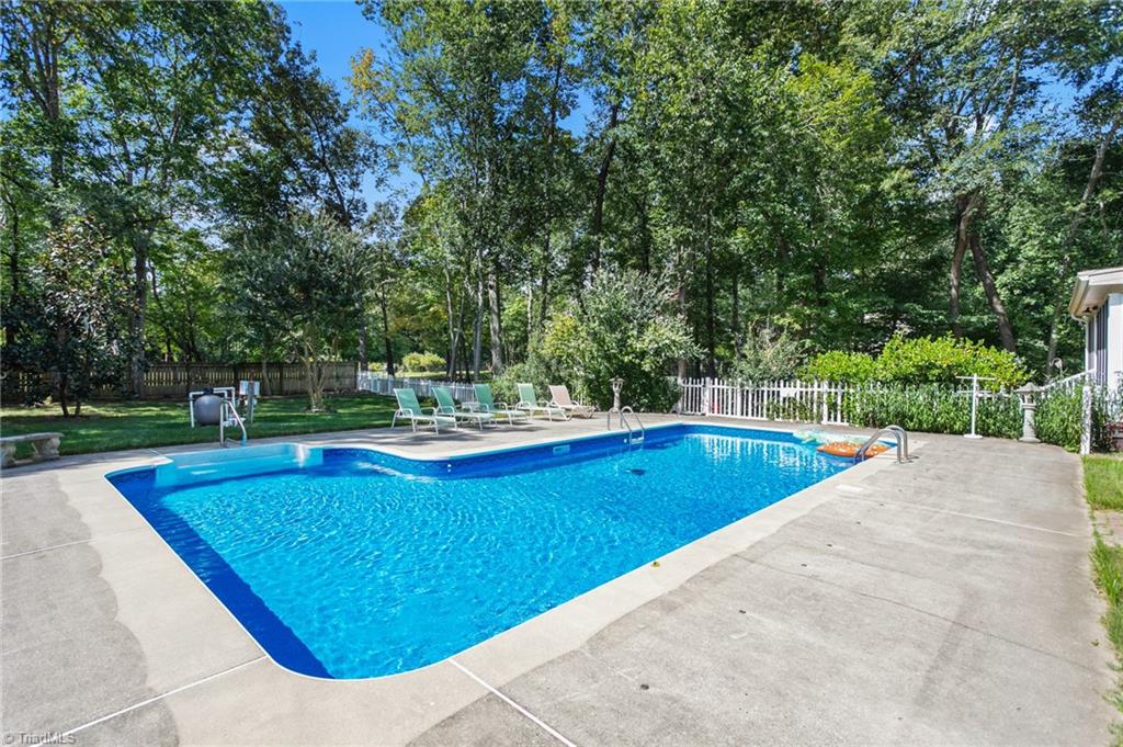 1902 San Fernando Drive