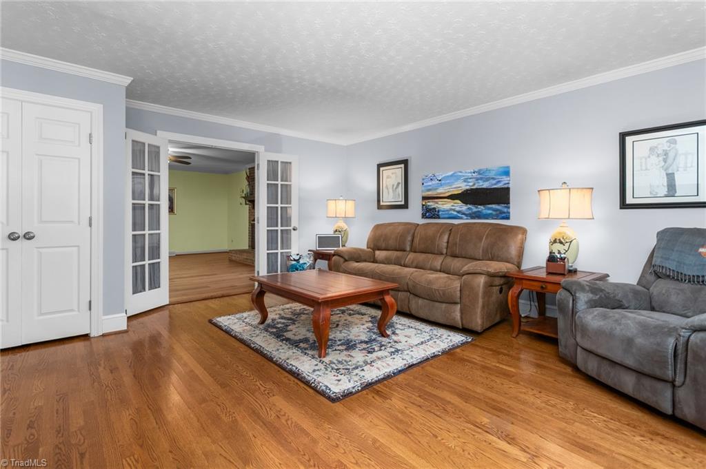 1902 San Fernando Drive