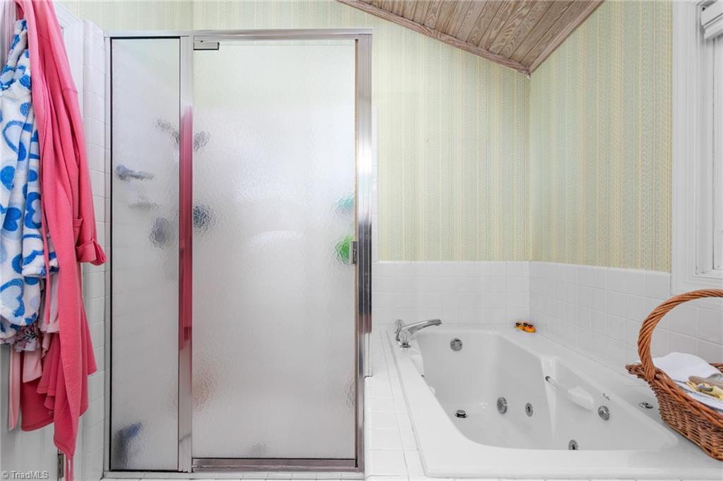 1902 San Fernando Drive