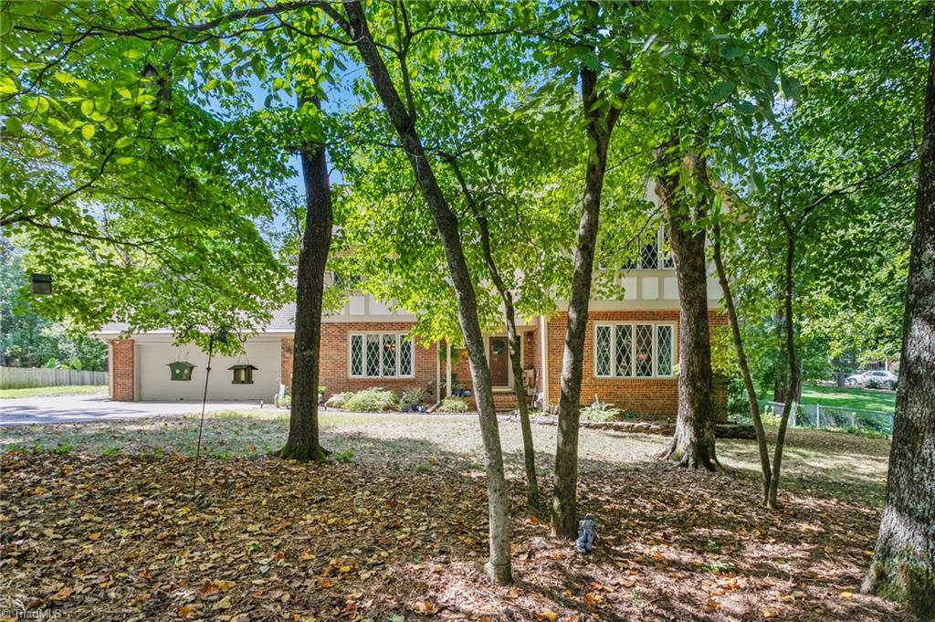 1902 San Fernando Drive