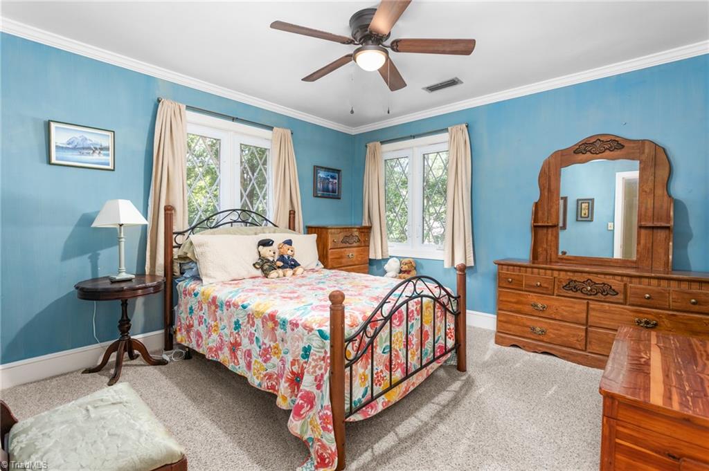 1902 San Fernando Drive