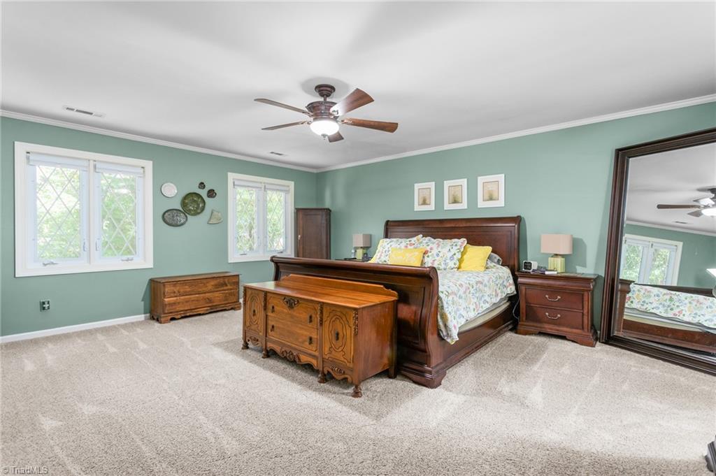 1902 San Fernando Drive