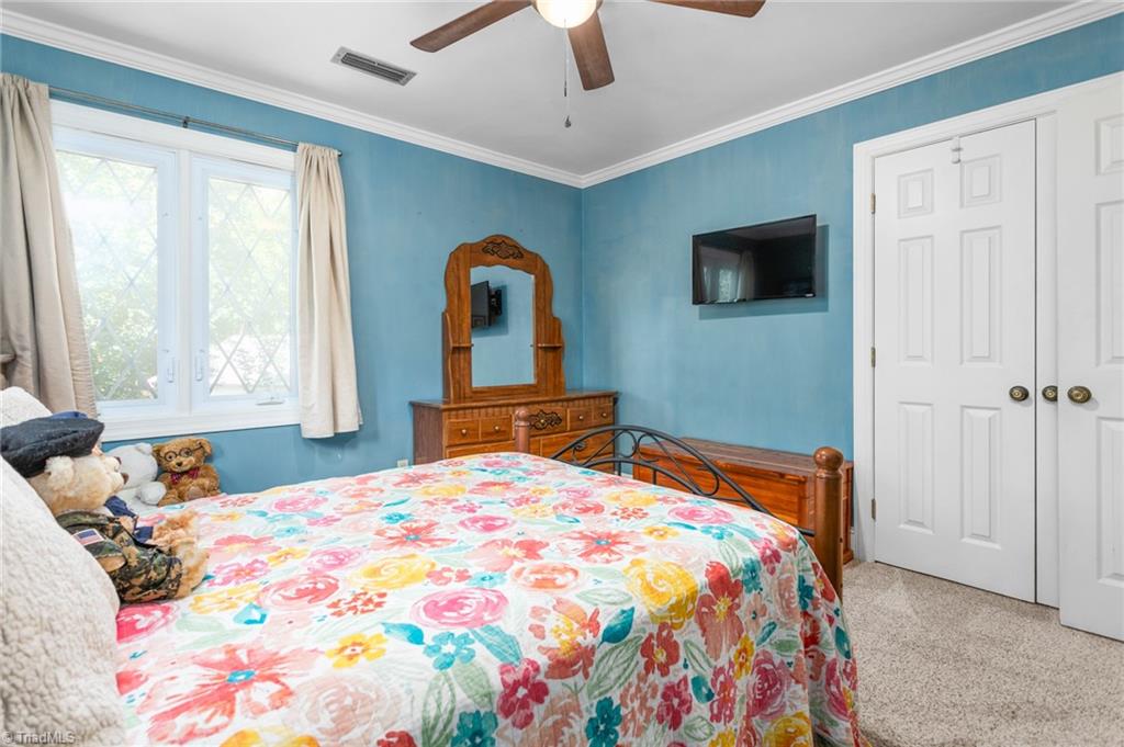 1902 San Fernando Drive