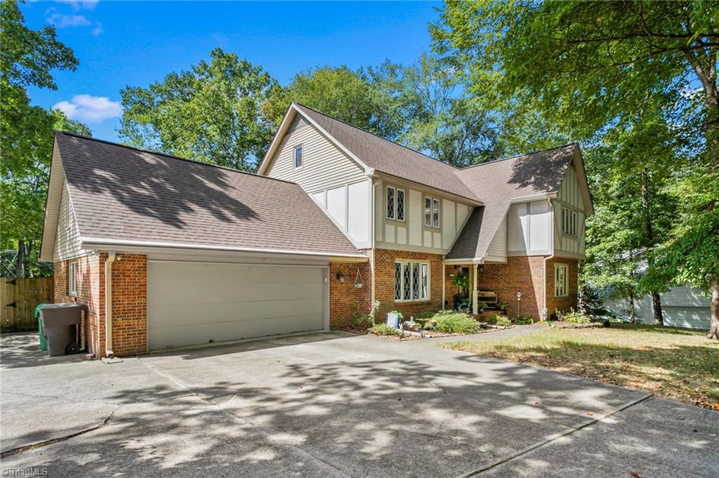 1902 San Fernando Drive