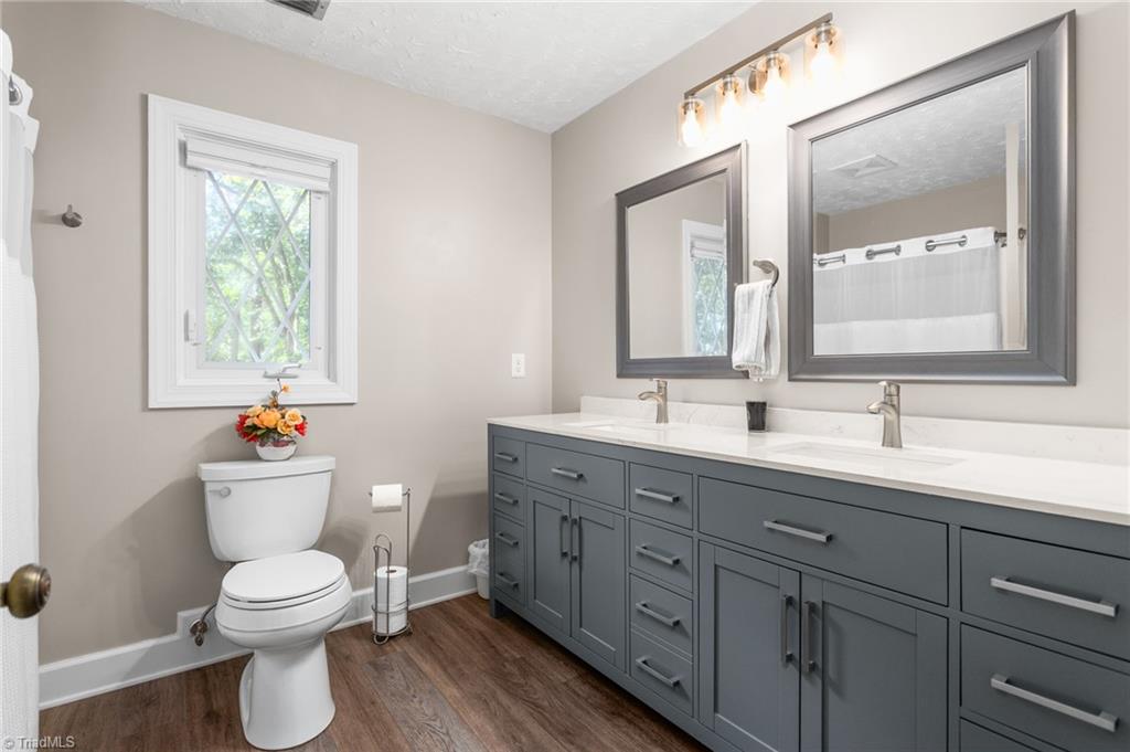 1902 San Fernando Drive