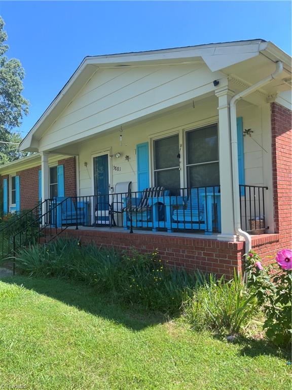 3881 Hartford Street, Winston-Salem