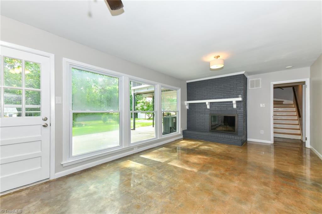 900 Honeysuckle Drive, Greensboro