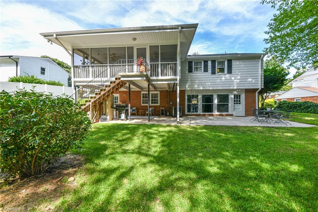 900 Honeysuckle Drive, Greensboro