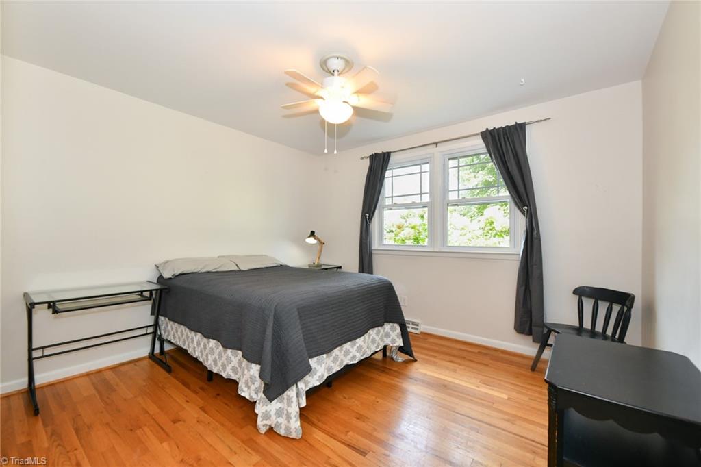 900 Honeysuckle Drive, Greensboro