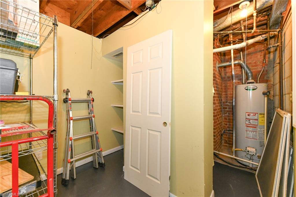 900 Honeysuckle Drive, Greensboro