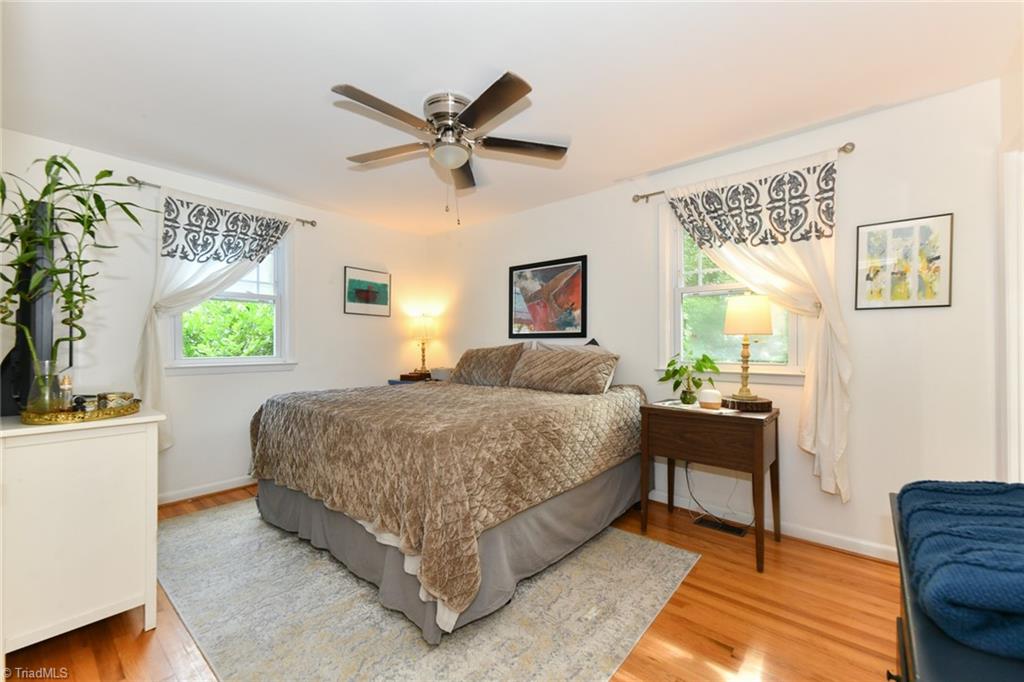 900 Honeysuckle Drive, Greensboro