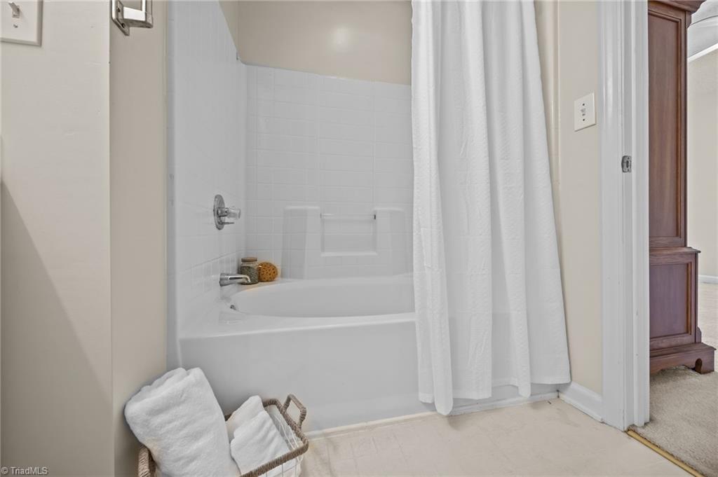 4334 Rocky Brook Court, Greensboro