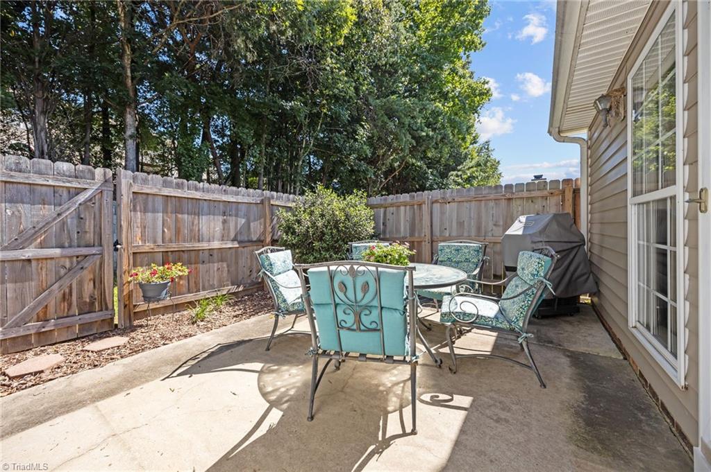 4334 Rocky Brook Court, Greensboro