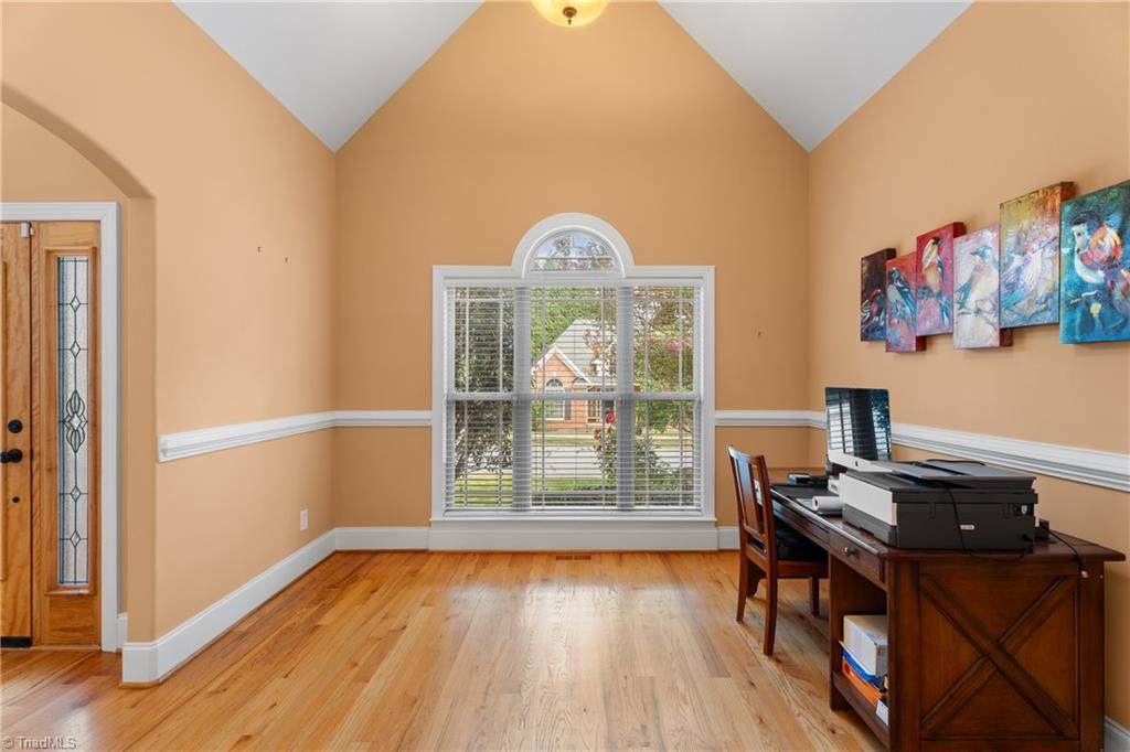 221 Cabot Drive, Winston-Salem