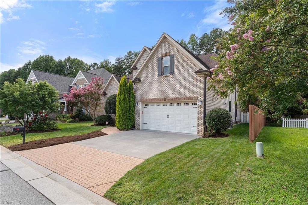221 Cabot Drive, Winston-Salem