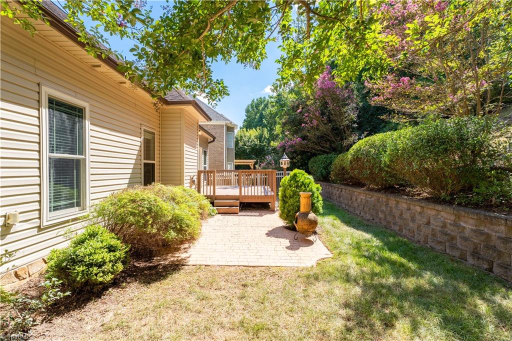 221 Cabot Drive, Winston-Salem