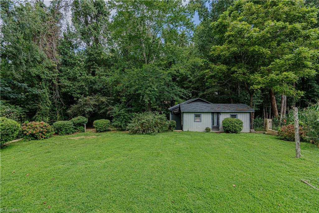 209 Debanne Road, McLeansville