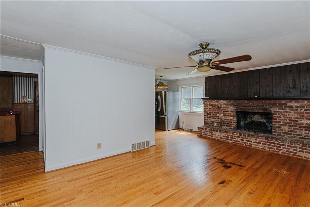 209 Debanne Road, McLeansville