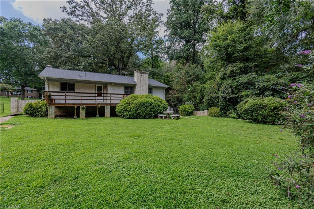209 Debanne Road, McLeansville