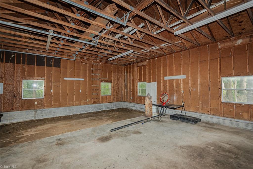 209 Debanne Road, McLeansville