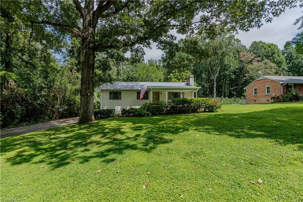 209 Debanne Road, McLeansville