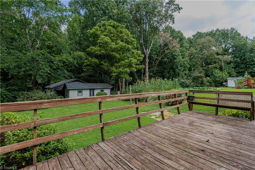 209 Debanne Road, McLeansville