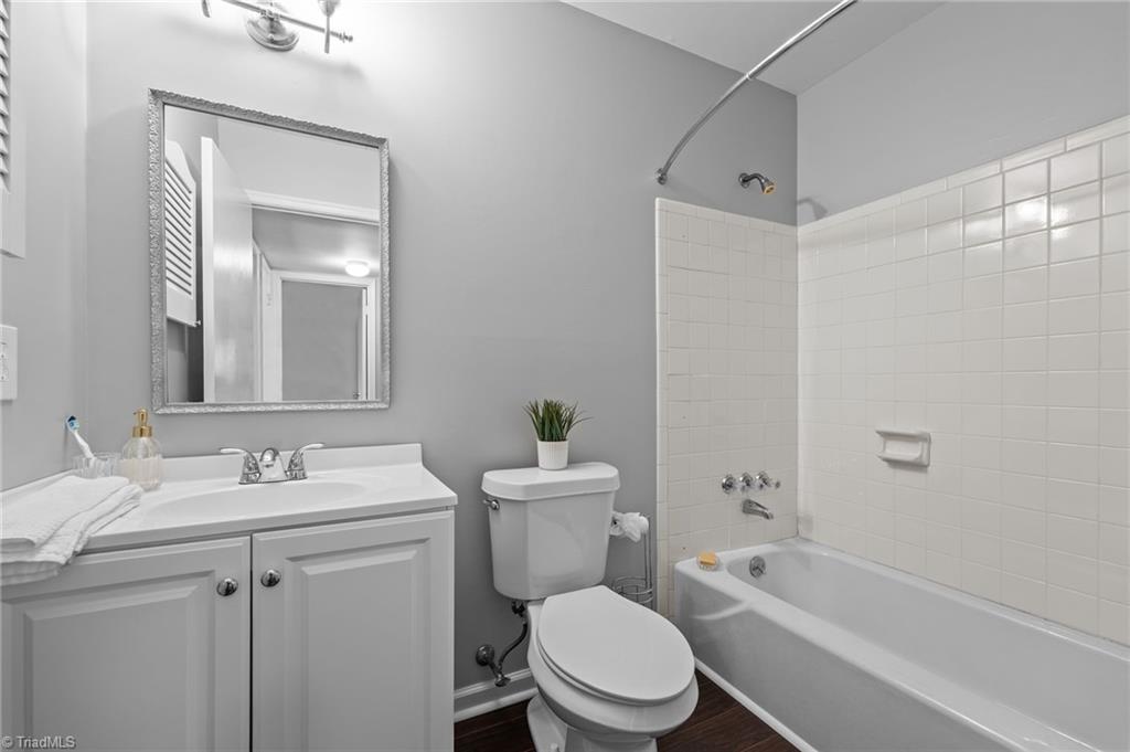 5421 Amberhill Drive