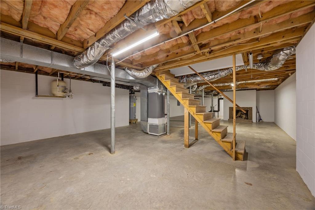 456 Alvis Lane, Winston-Salem