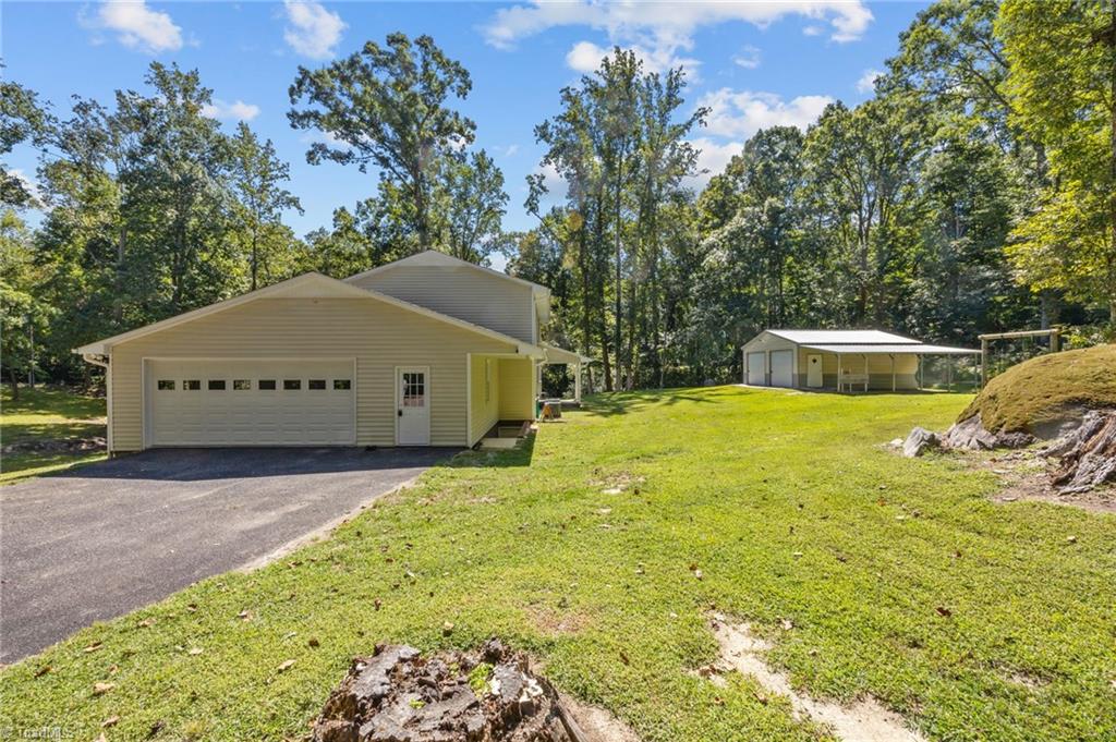 456 Alvis Lane, Winston-Salem