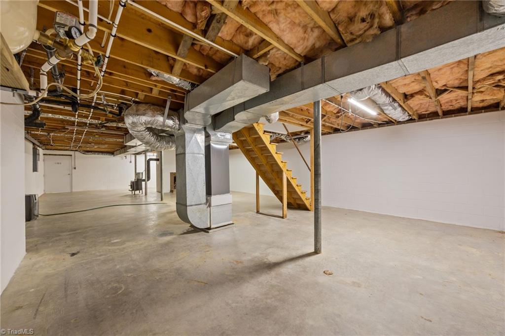 456 Alvis Lane, Winston-Salem