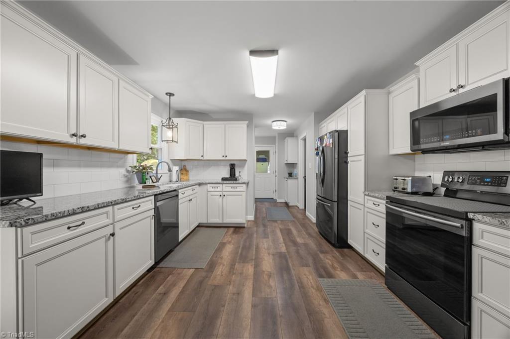 456 Alvis Lane, Winston-Salem