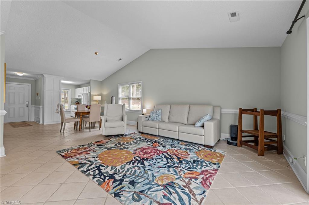 1465 Grantland Place