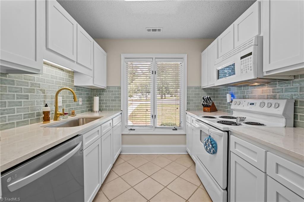 1465 Grantland Place