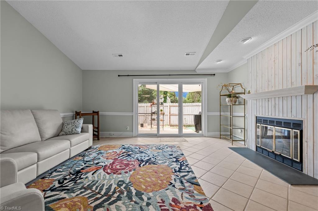 1465 Grantland Place