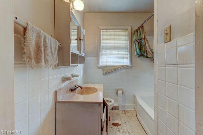 1546 Willomore Street, Greensboro