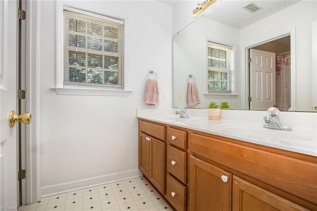 157 Tortoise Lane, Winston-Salem