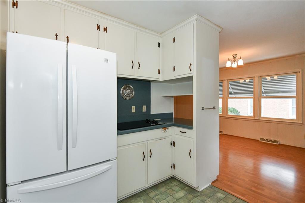 2503 W Cornwallis Drive