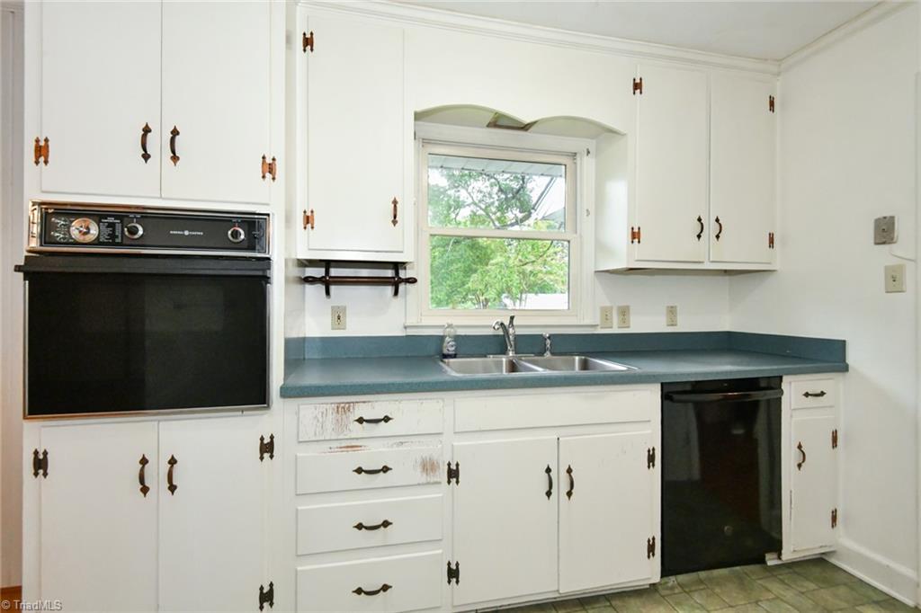 2503 W Cornwallis Drive