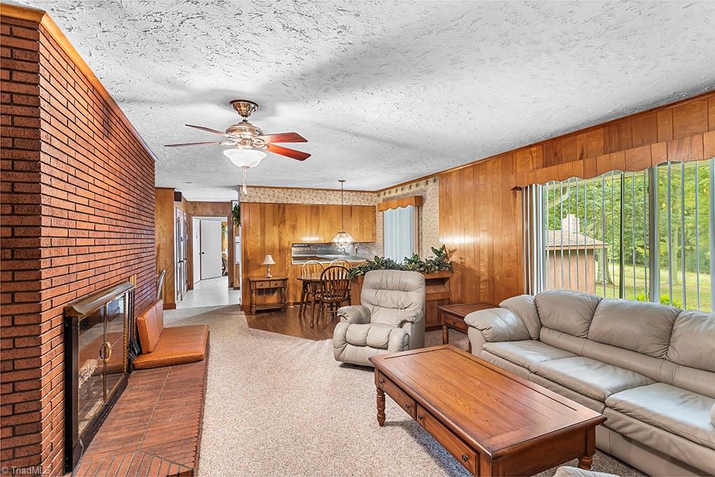 2543 Wicker Lovell Road, Randleman