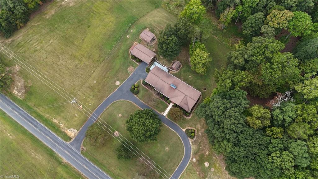 2543 Wicker Lovell Road, Randleman