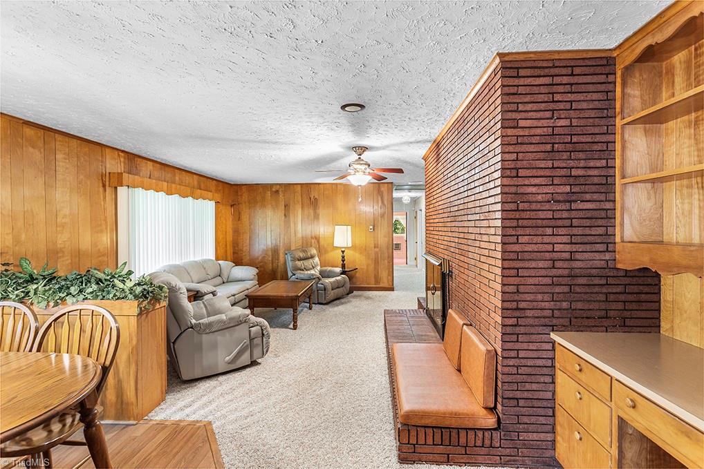 2543 Wicker Lovell Road, Randleman