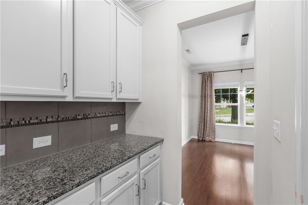 5506 Tier View Trail