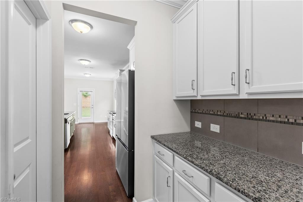 5506 Tier View Trail