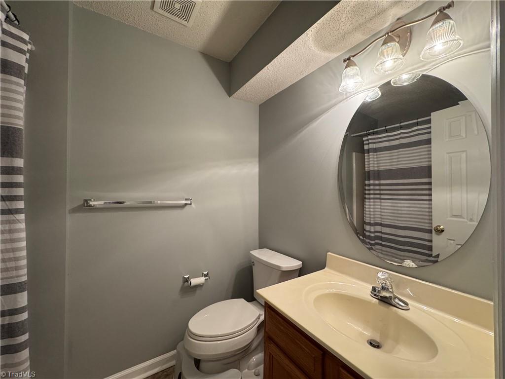 421 Rivertree Lane, Winston-Salem