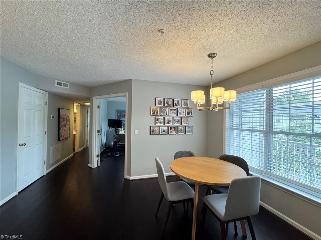 421 Rivertree Lane, Winston-Salem